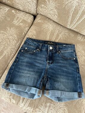 Indigo Rein Women's Medium Blue Rolled-Hem Denim Shorts